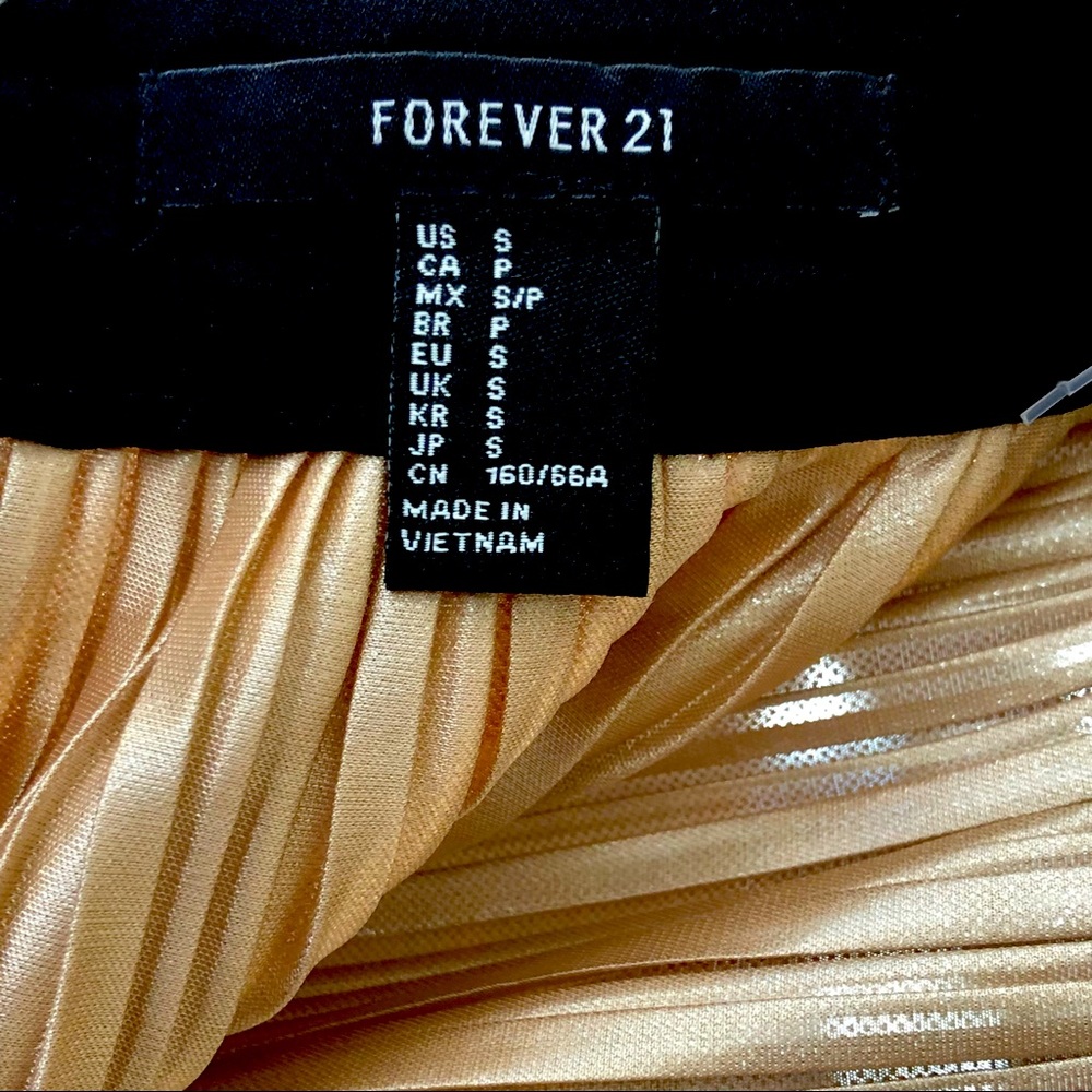 Women’s Small Forever 21 Gold Pleated Mini Skirt with Zipper NWT - Picture 6 of 7